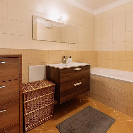 Family Parking Slot Included! Apartmán Bratislava