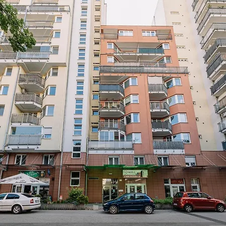 Family Parking Slot Included! Bratislava