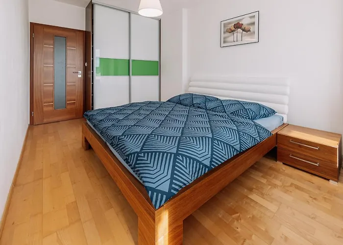 Family Parking Slot Included! Apartament *