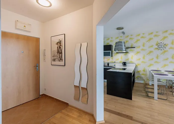 Family Parking Slot Included! Apartament *