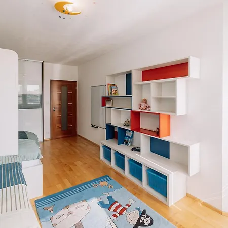 아파트 Family Parking Slot Included! 브라티슬라바